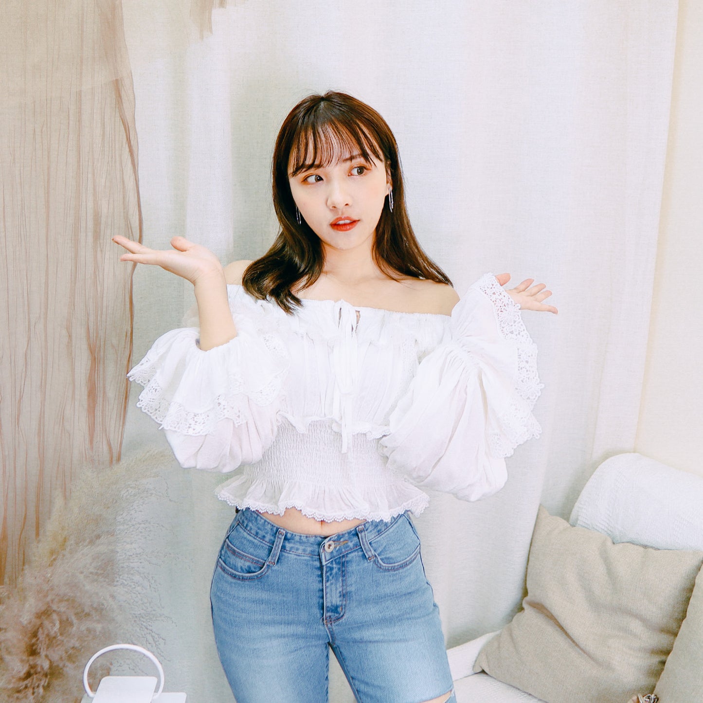 T496 OH LACE OFFSHOULDER TOP
