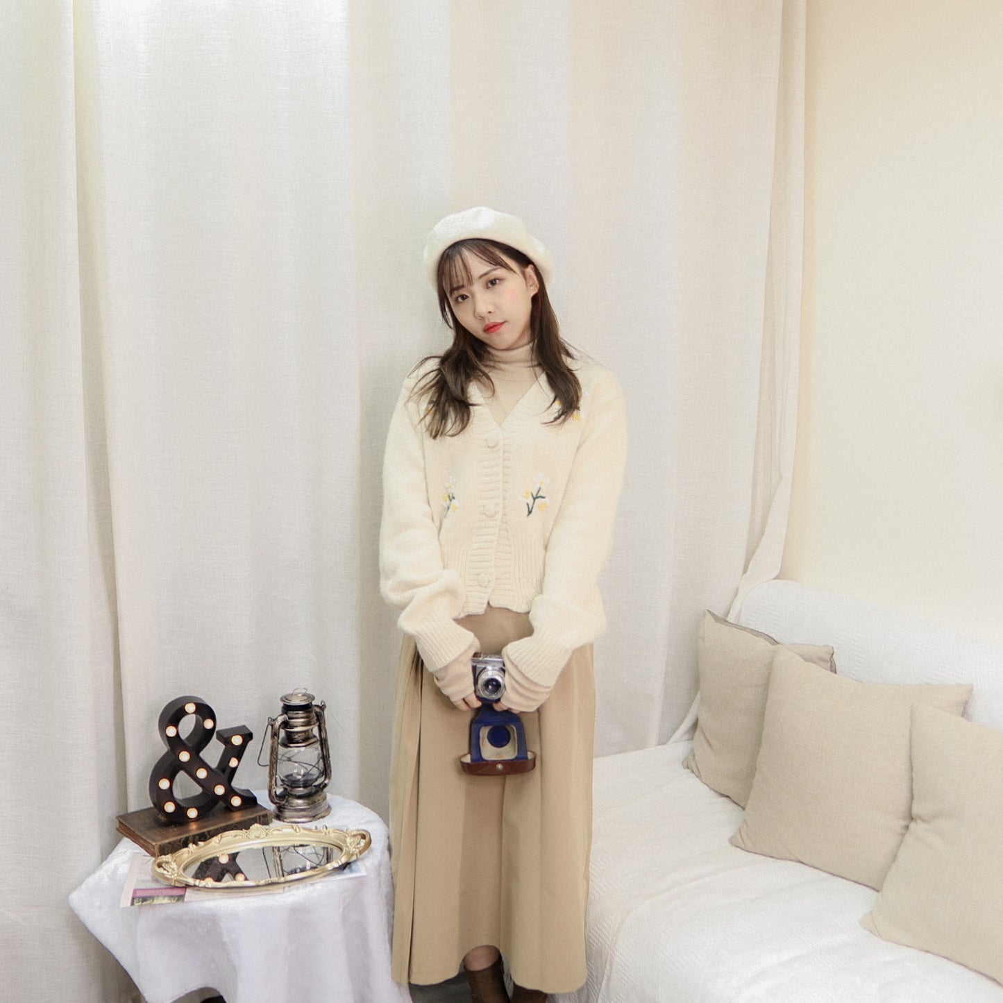 T429 FLORAL GIRL KNIT TOP