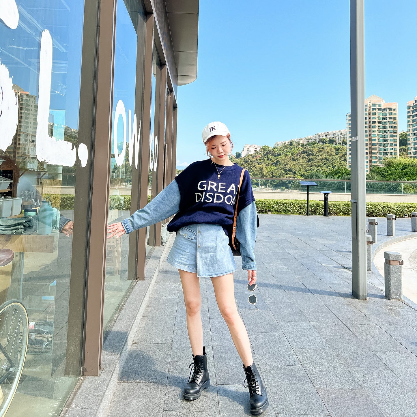 T669 GREAT BLUE SWEATER
