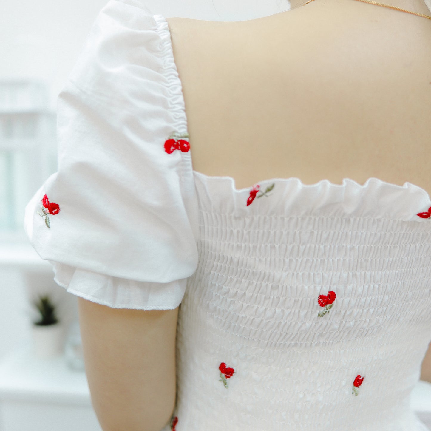 T538 DAISY CHERRY TOP