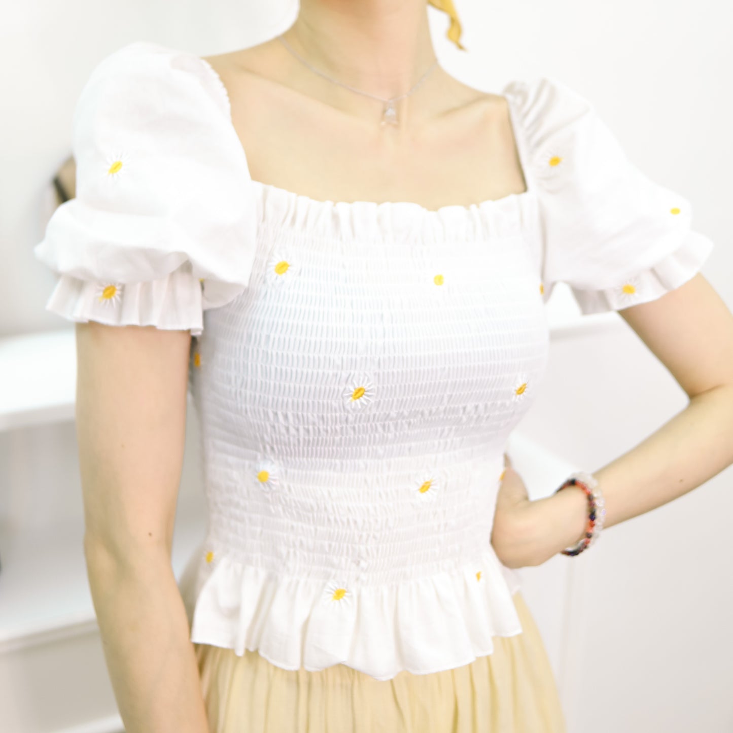 T538 DAISY CHERRY TOP