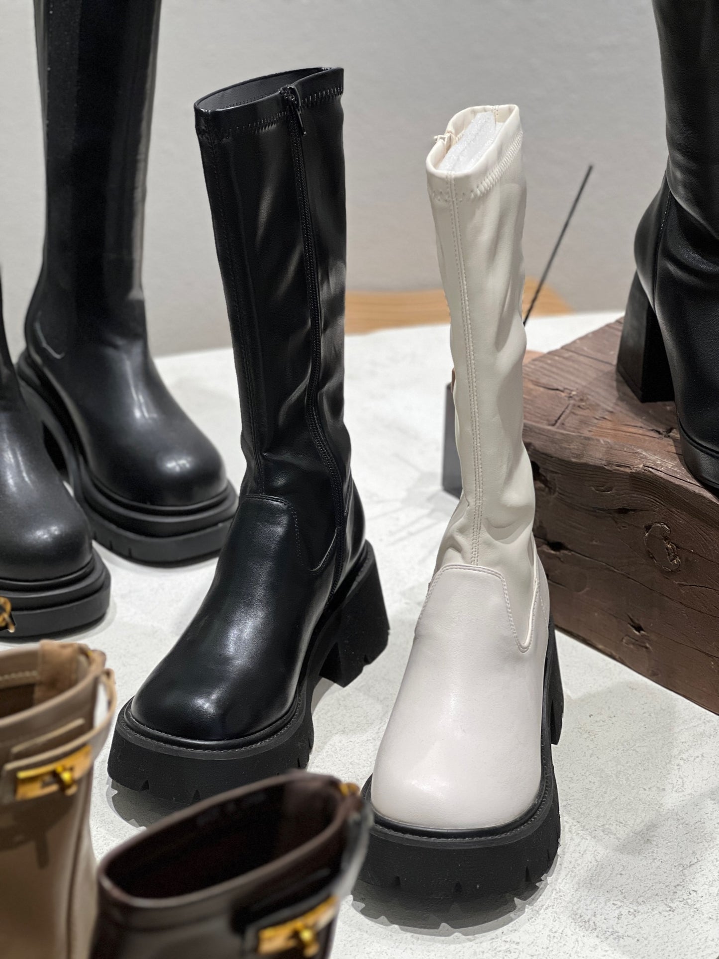SE028 MOOD BOOTS