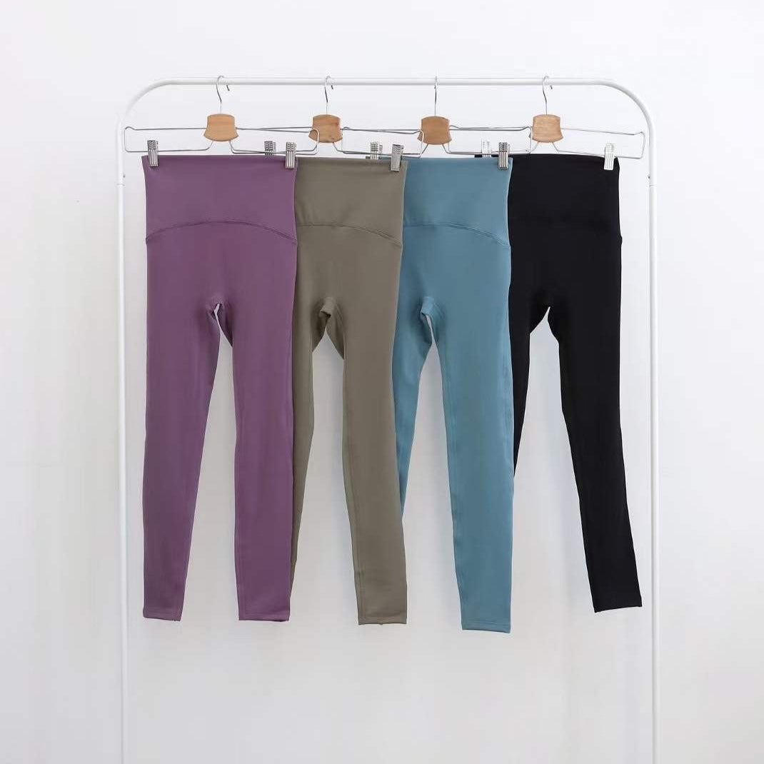 Y004 DOING YOGA PANTS