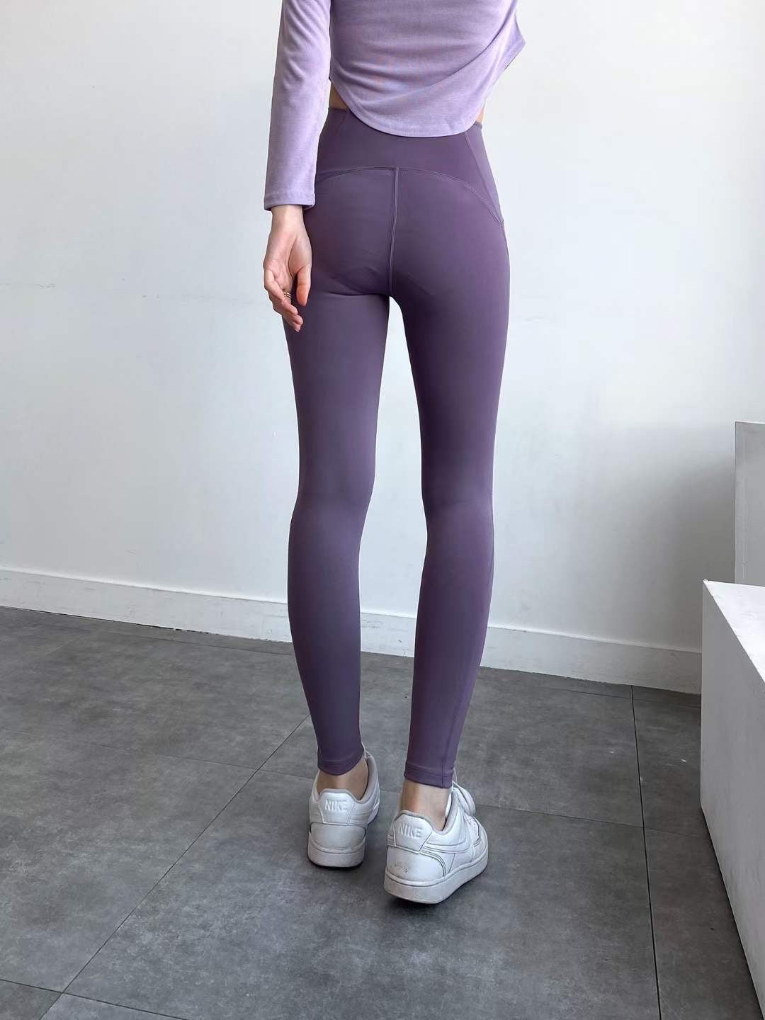 Y004 DOING YOGA PANTS
