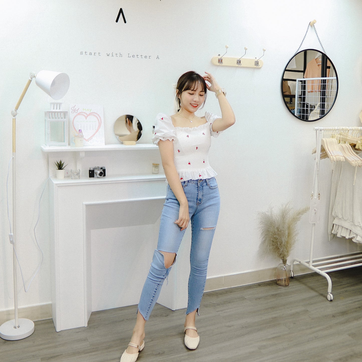 T538 DAISY CHERRY TOP