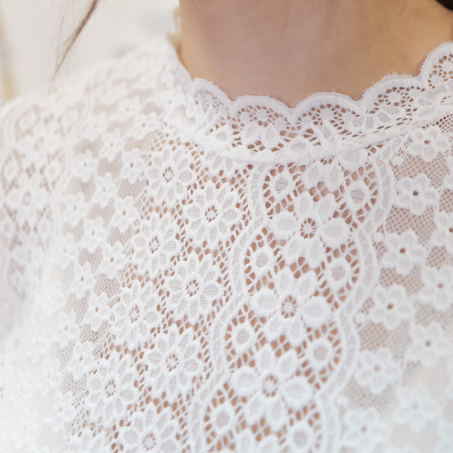 T557 MERRY LACE TOP