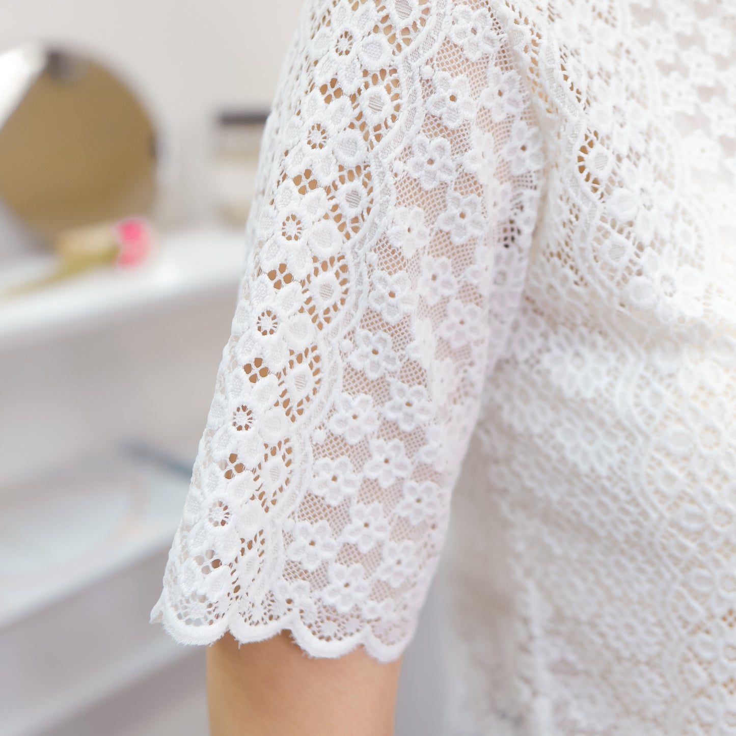 T557 MERRY LACE TOP