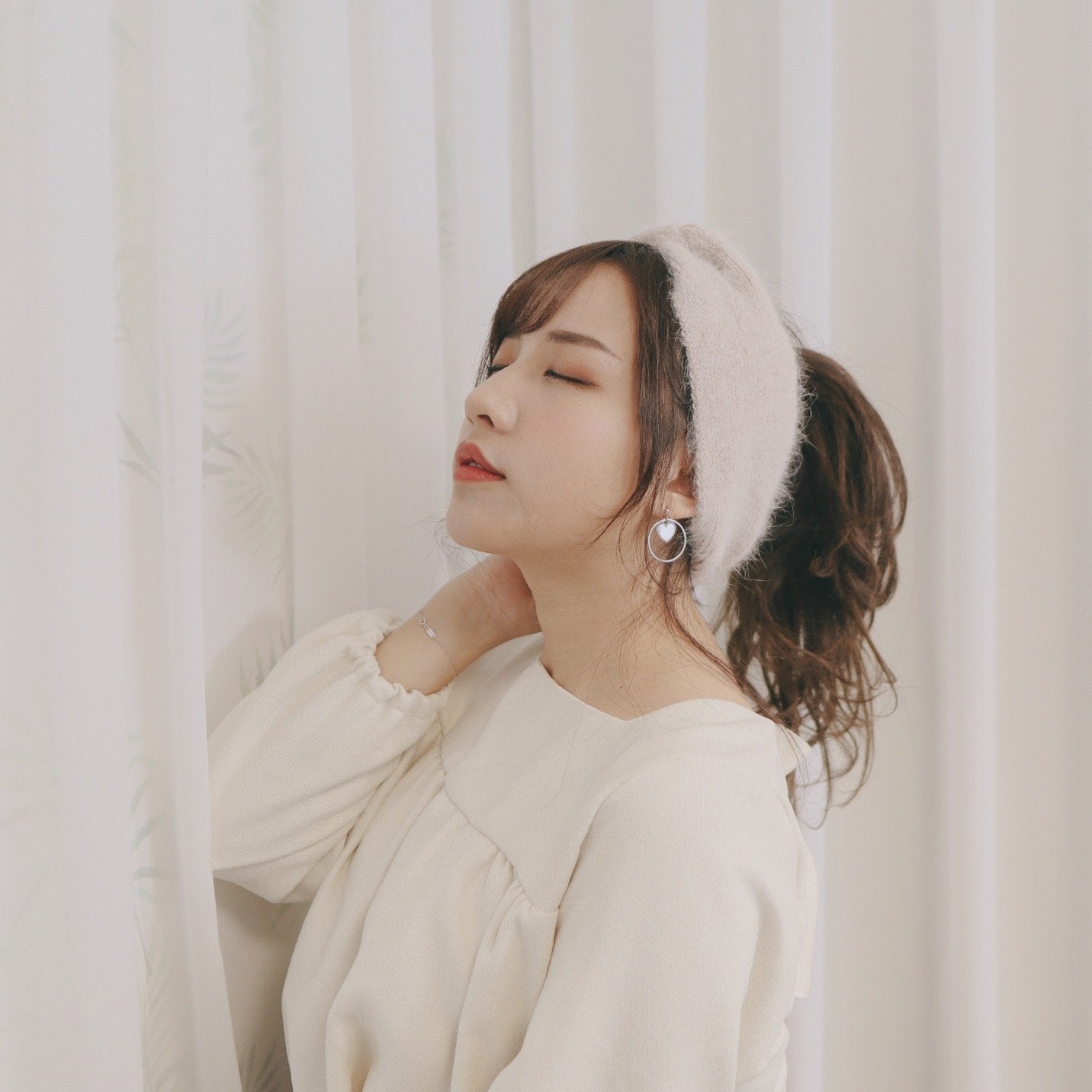 #A017 WINTER LOVE HAIRBAND - Letta A