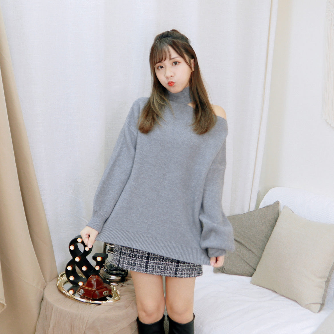 T396 DATING SWEATER