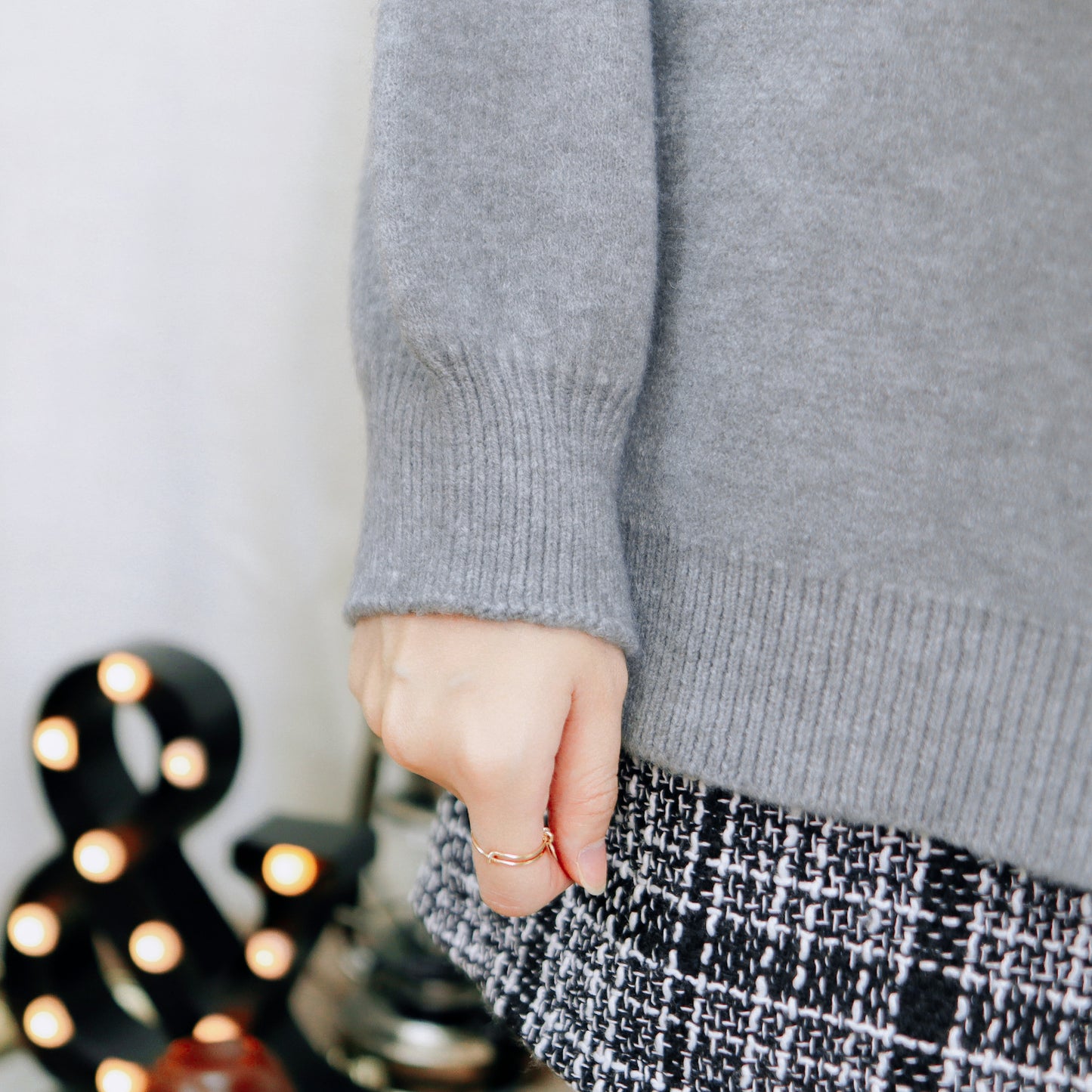 T396 DATING SWEATER