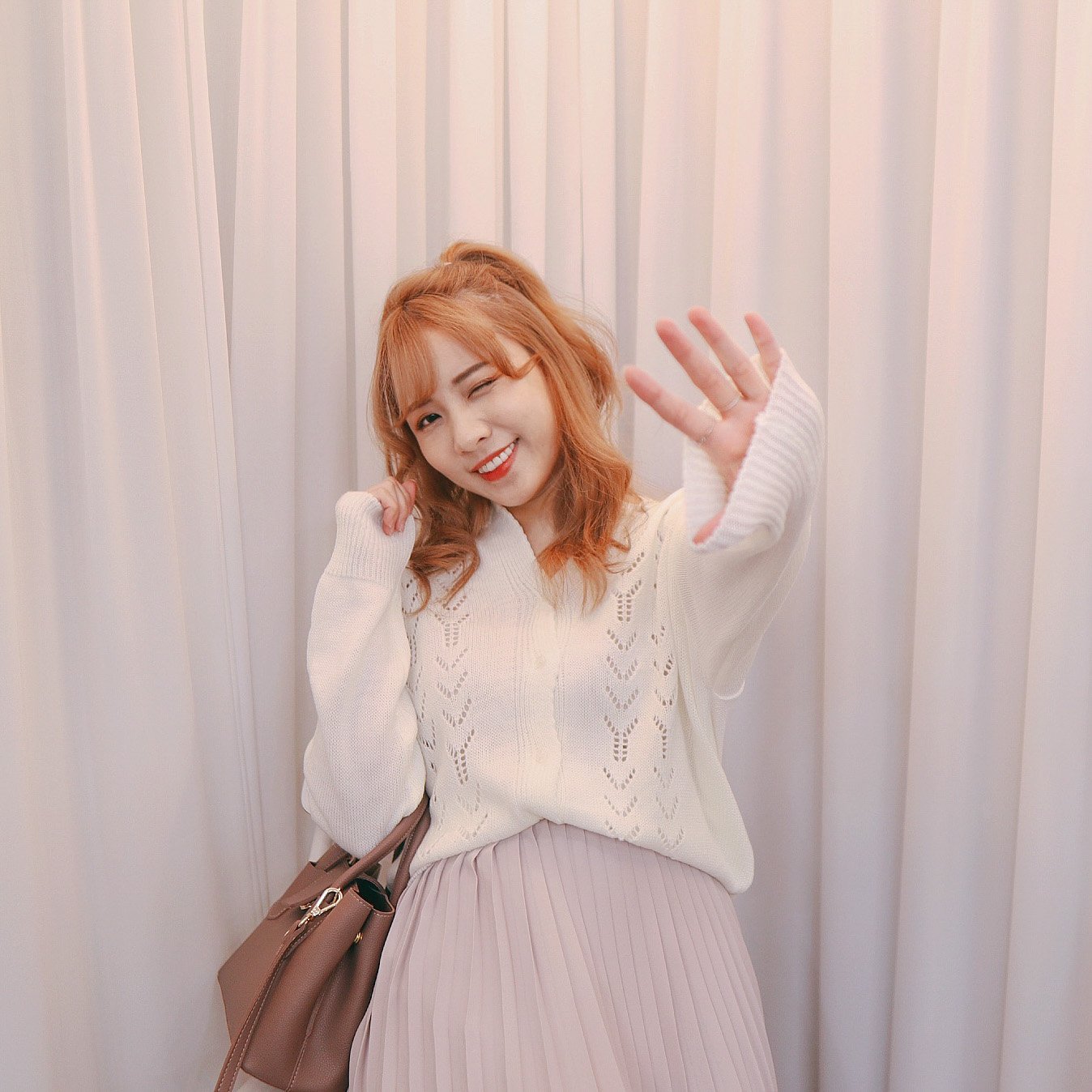#T217 FLOWERY KNIT TOP - Letta A