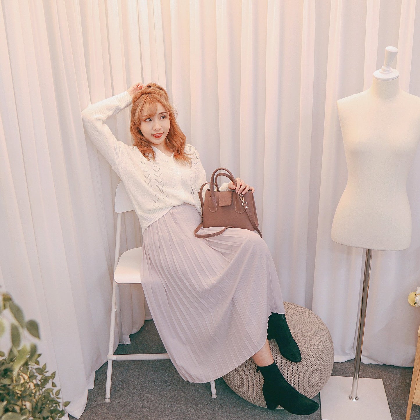 #T217 FLOWERY KNIT TOP - Letta A