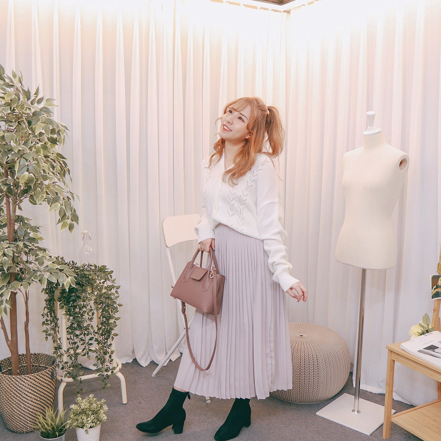 #T217 FLOWERY KNIT TOP - Letta A