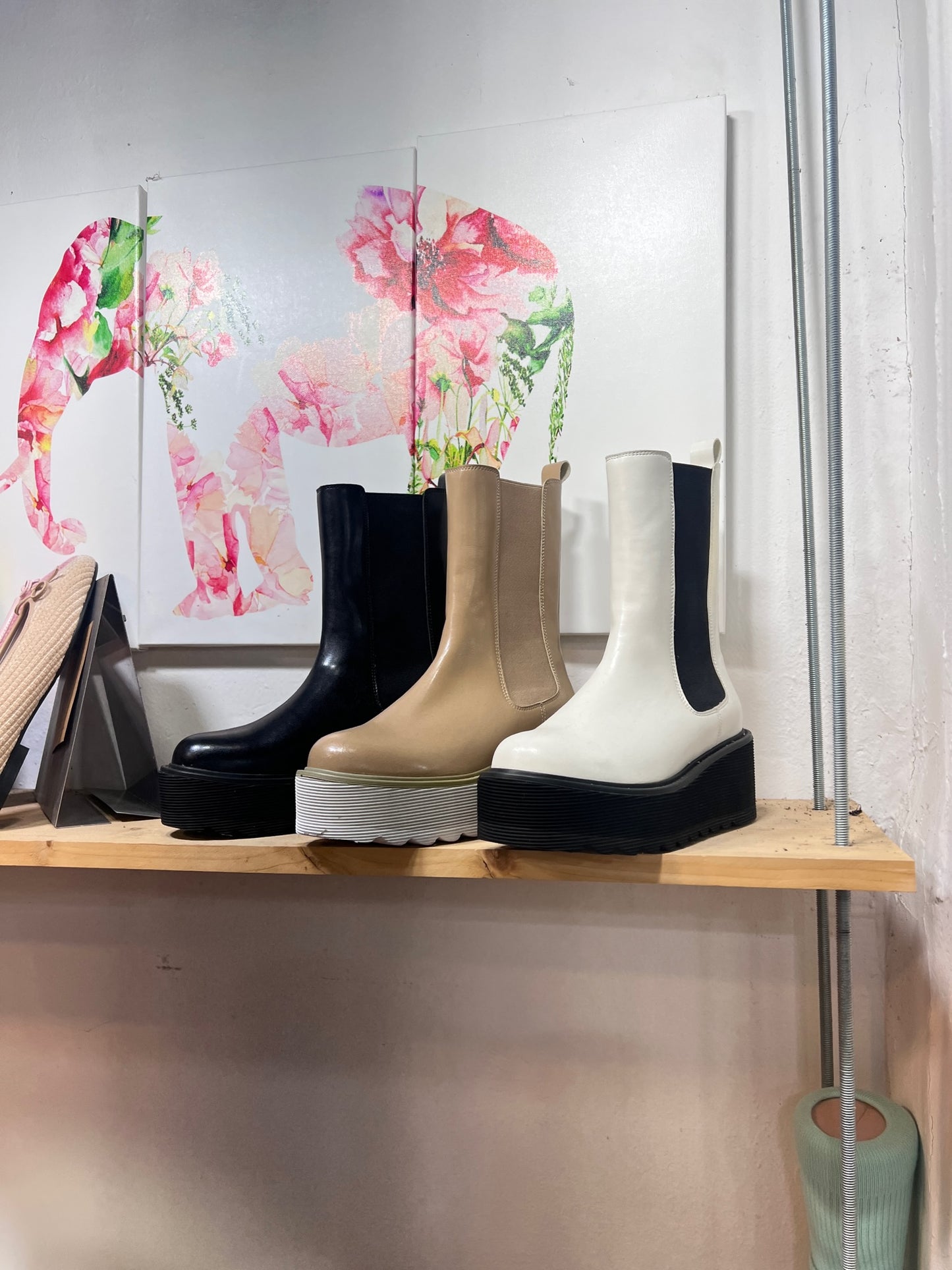 SE030 ANOTHER BOOTS