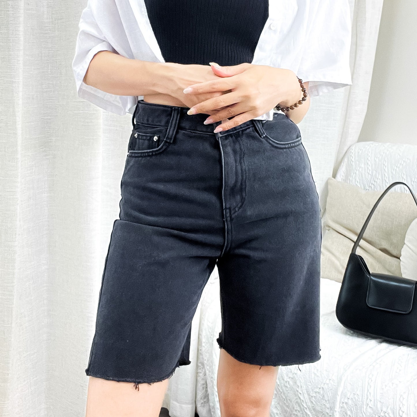 J246 BLACK DENIM SHORT