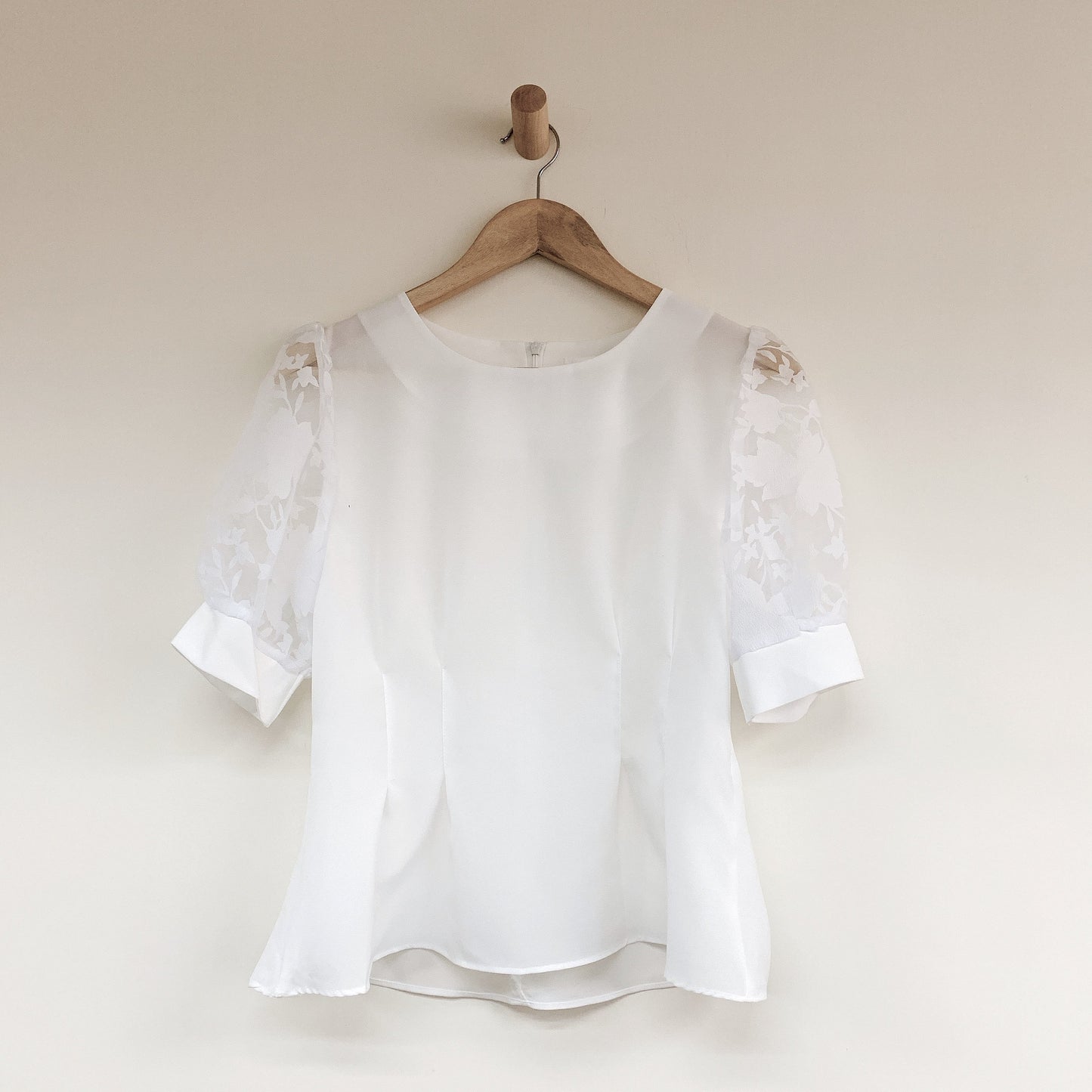 #T269 FLORAL WHITE BLOUSE - Letta A