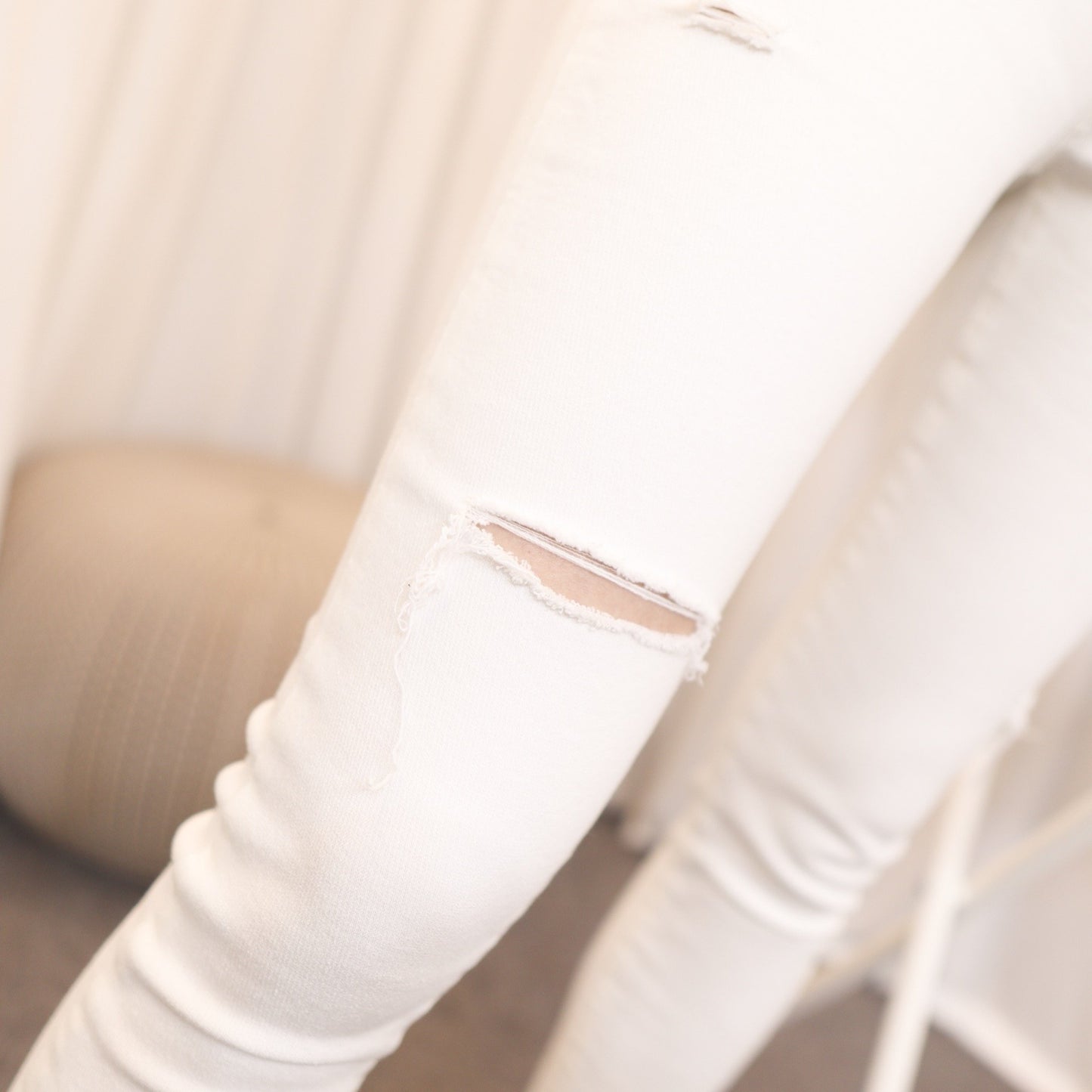 #J082 WHITEN JEANS - Letta A