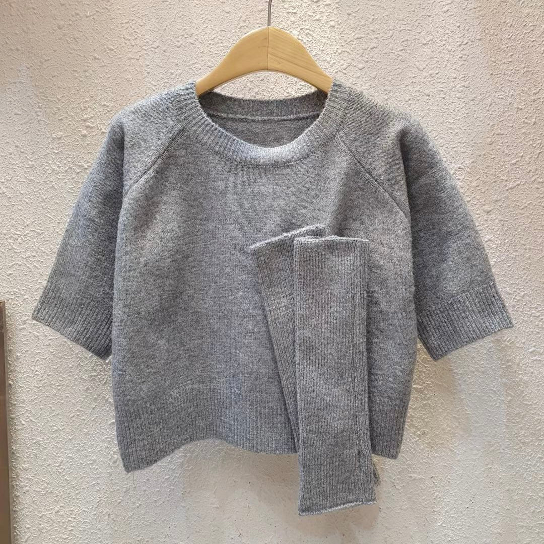 T696 JANUARY SWEATER