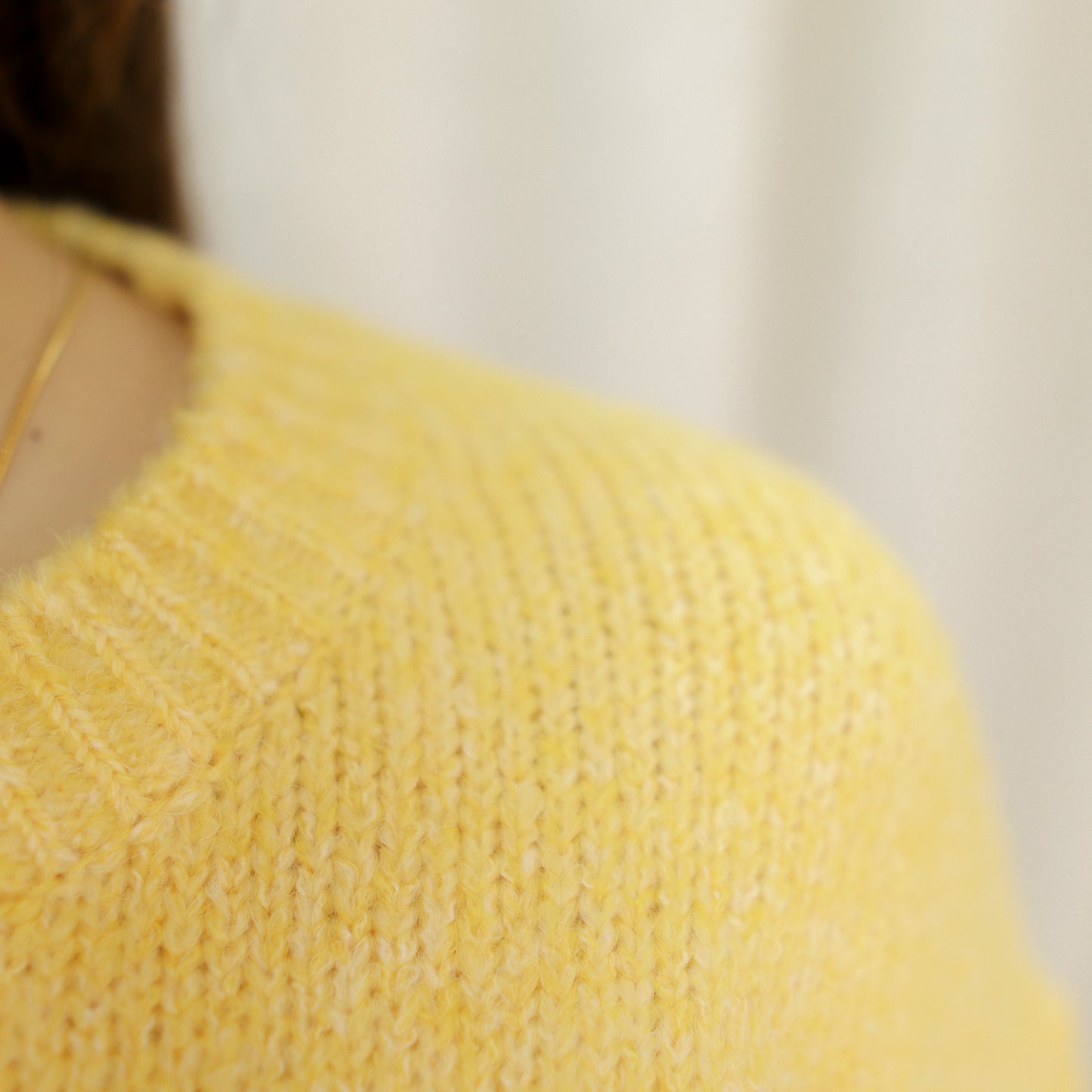 T453 CREME SWEATER