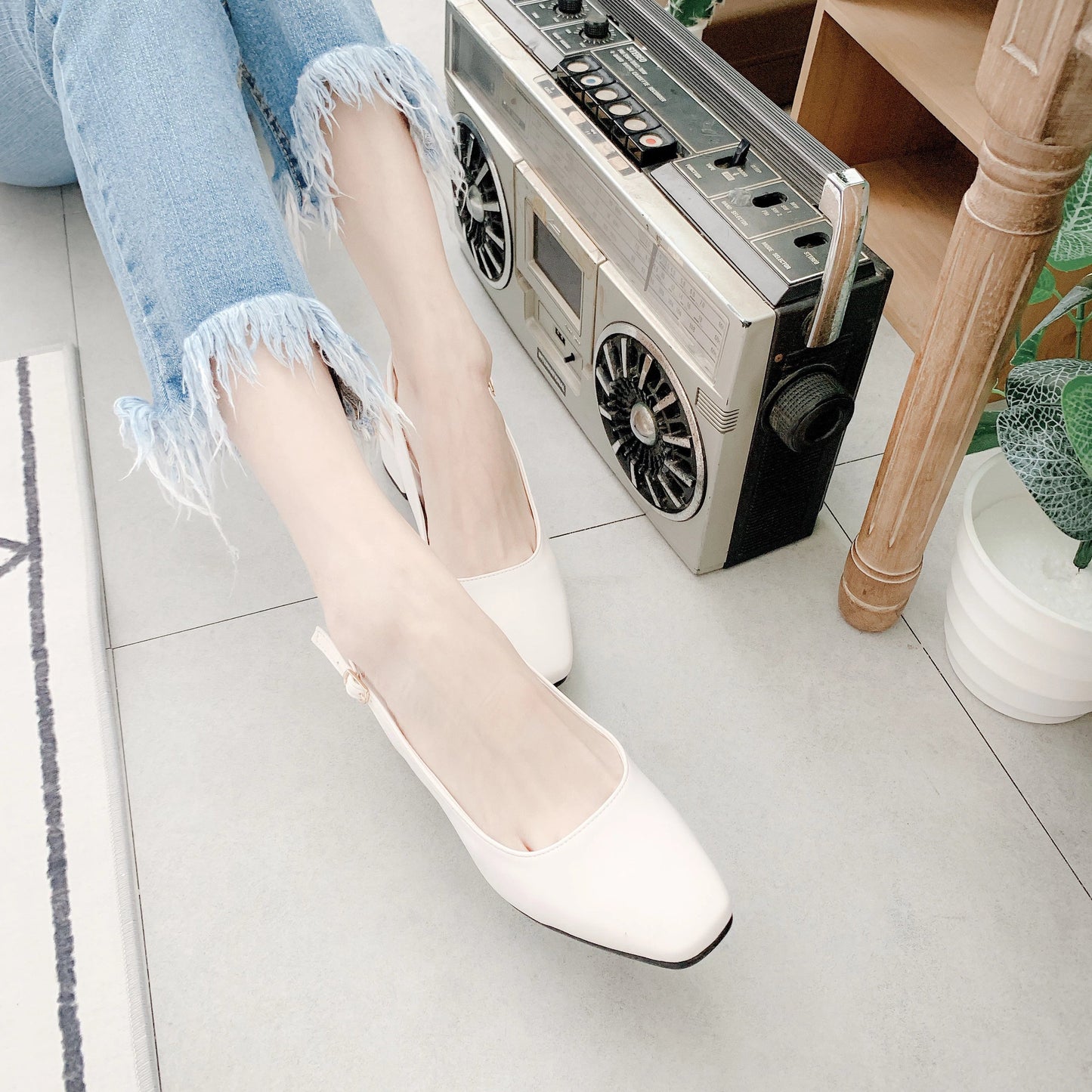 #SE003 LITTLE SQUARE HEEL SHOES