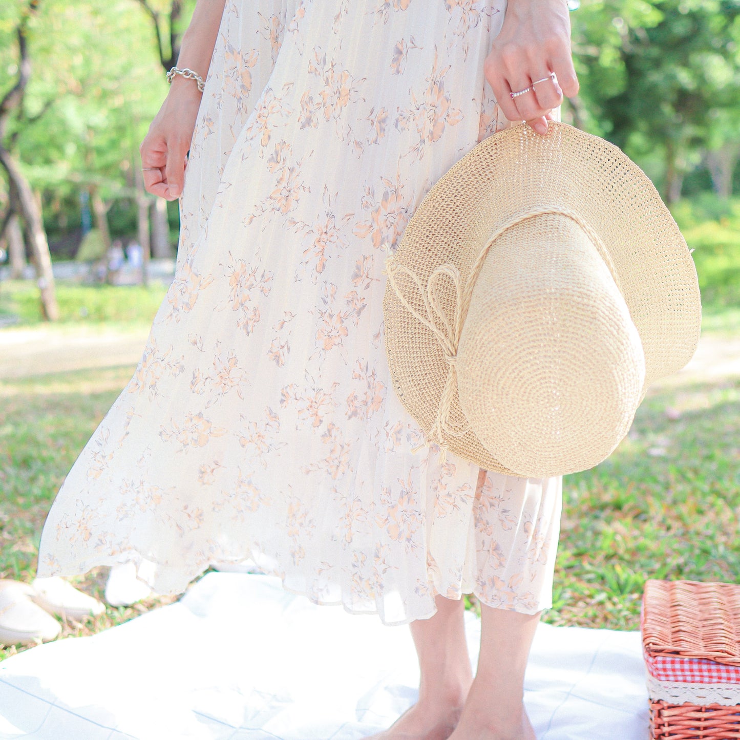 #A010 PLAY WITH ME HAT - Letta A