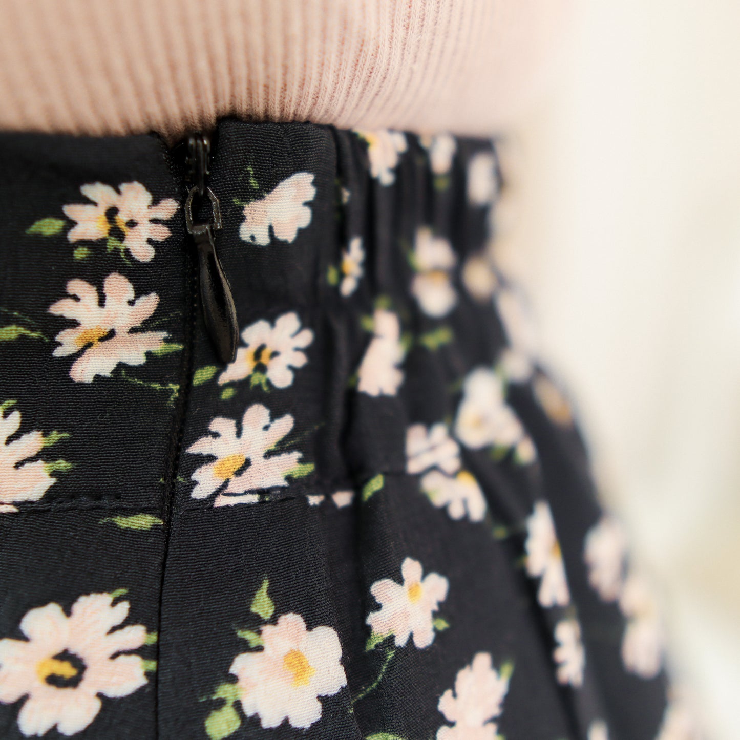 B160 WHITE DAY FLORAL SKIRT