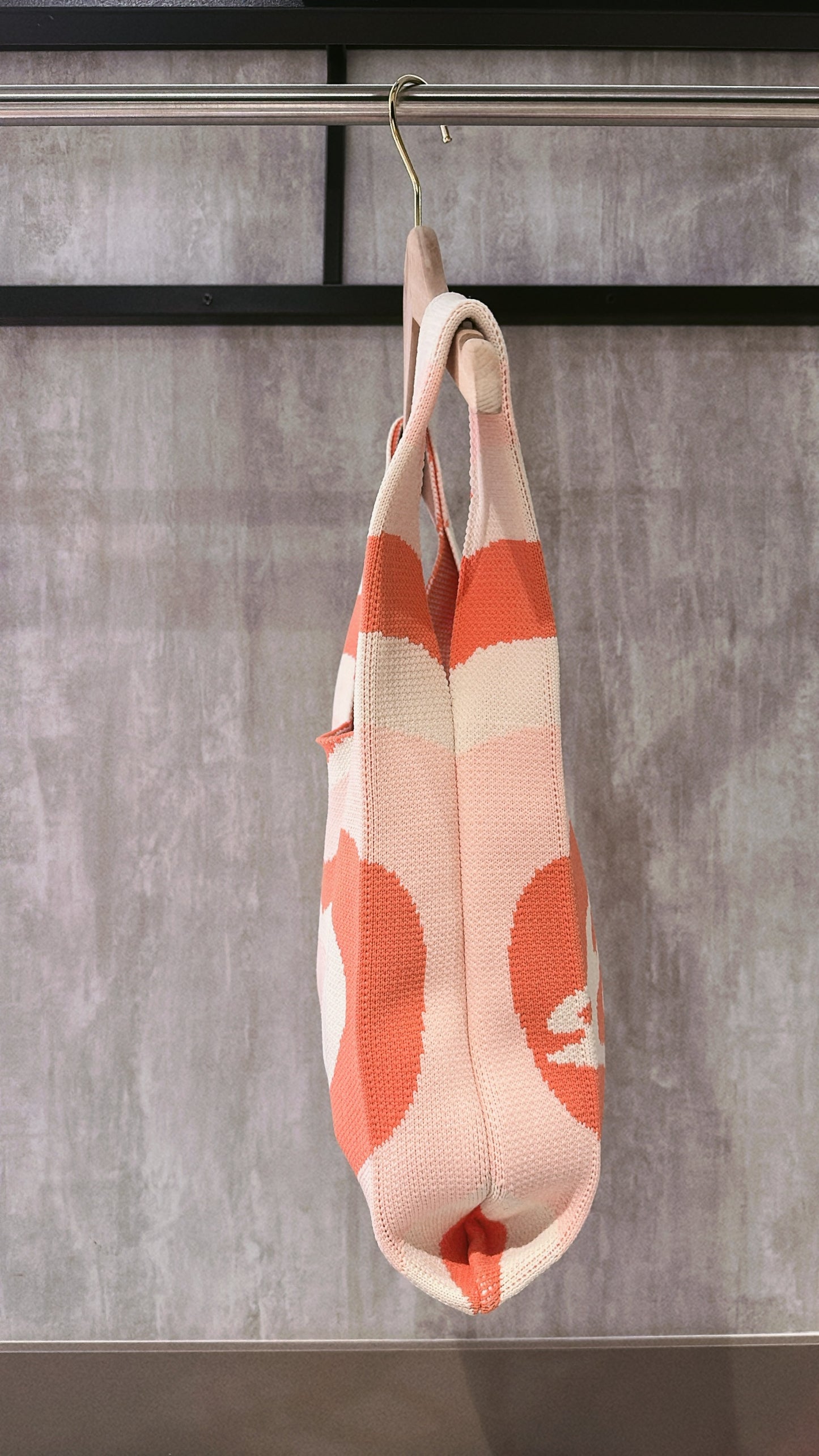 TH049 HEART ATTACK KNIT BAG