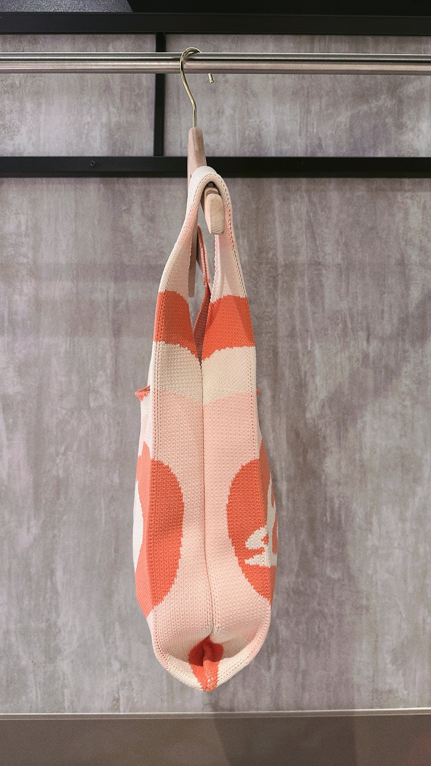 TH049 HEART ATTACK KNIT BAG