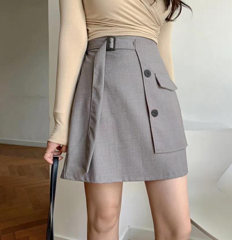 B135 WONDERLAND MINI SKIRT