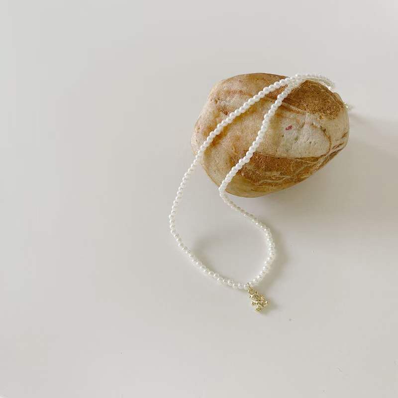 A061 BEAR PEARL NECKLACE