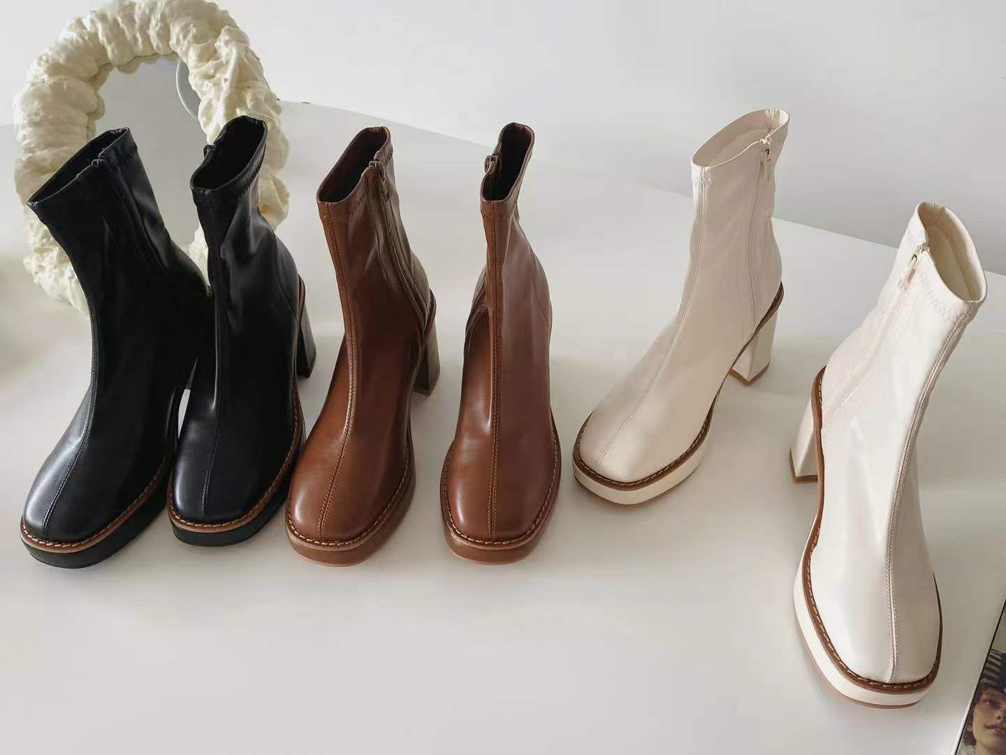 SE025 CAMEL BOOTS