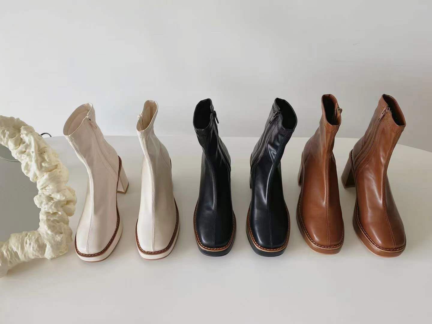 SE025 CAMEL BOOTS