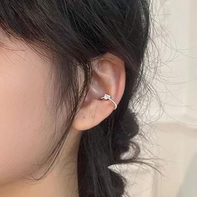 A072 SINGLE EARRING