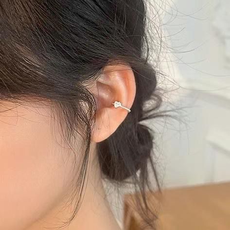 A072 SINGLE EARRING