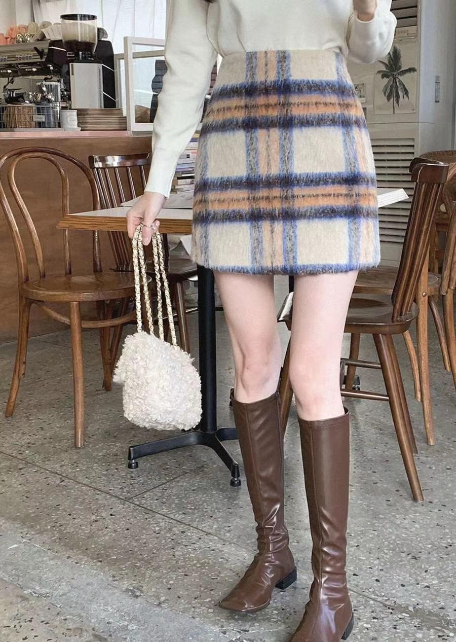 B147 BLUE BELL FLUFFY SKIRT