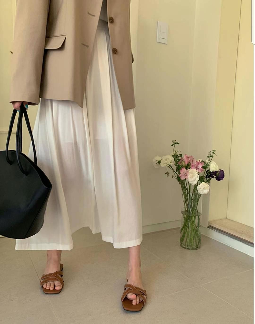 B162 SPRING TIME SKIRT
