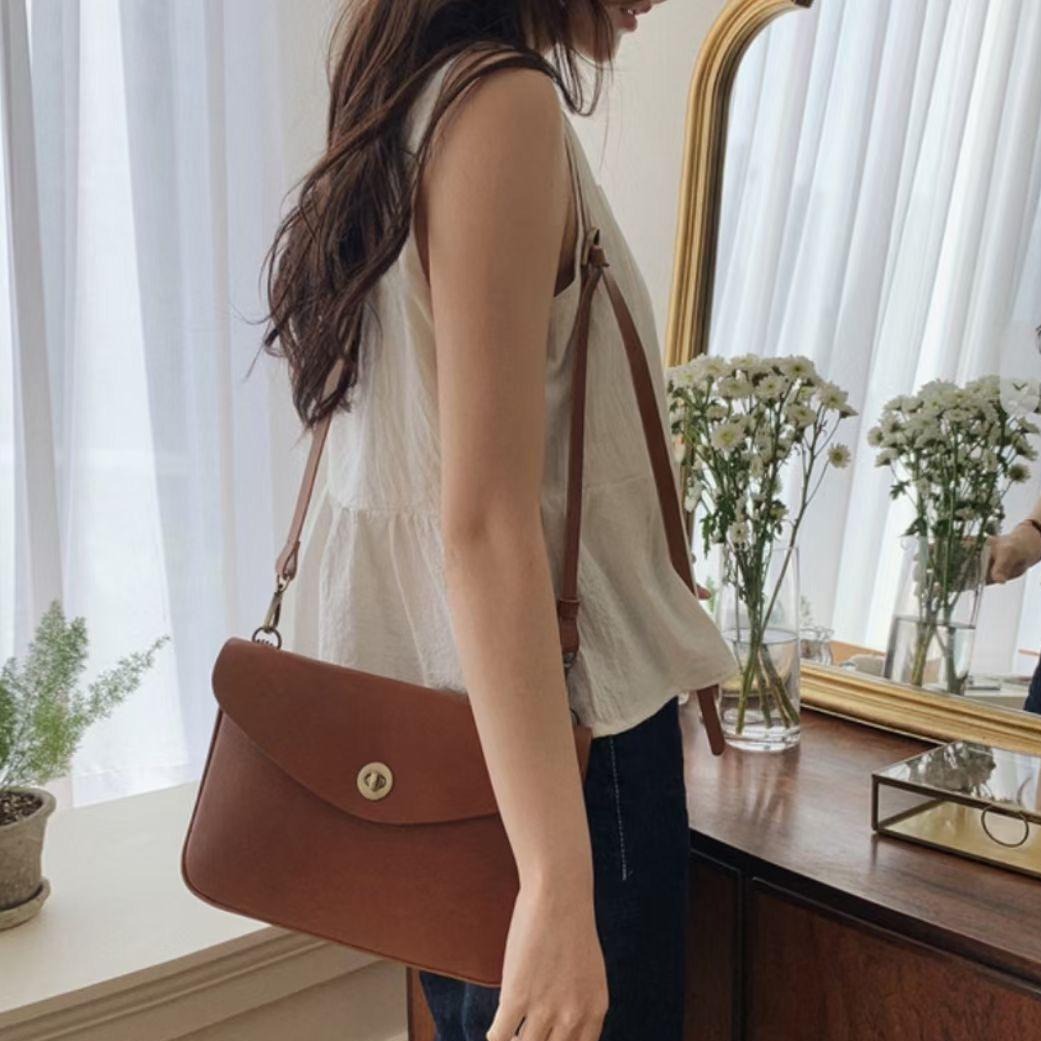T551 HELENA TOP