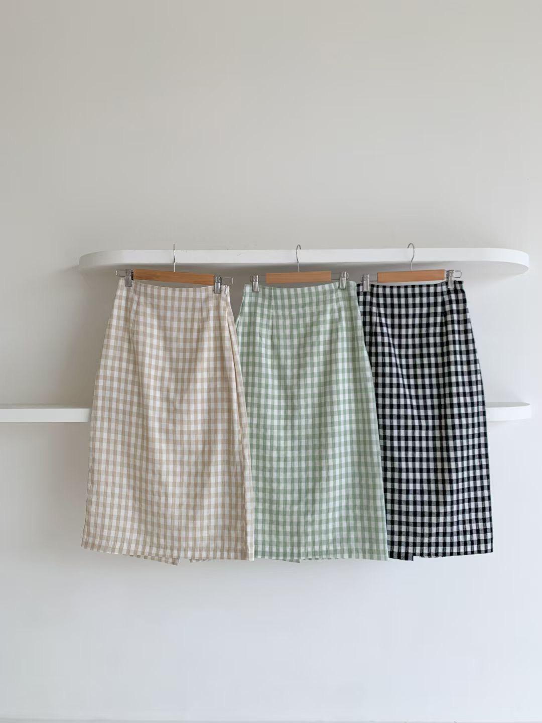 B181 QUEENIE CHECKED SKIRT