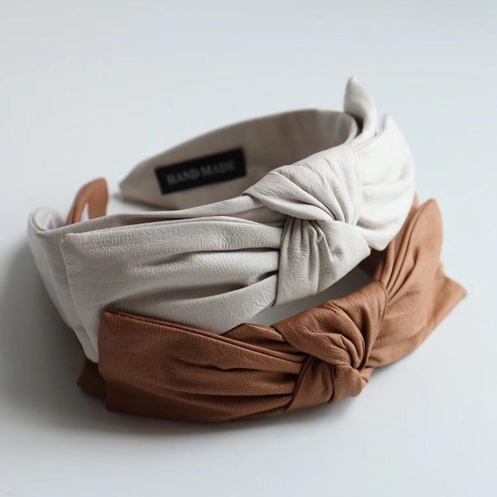 A052 LEATHER RIBBON