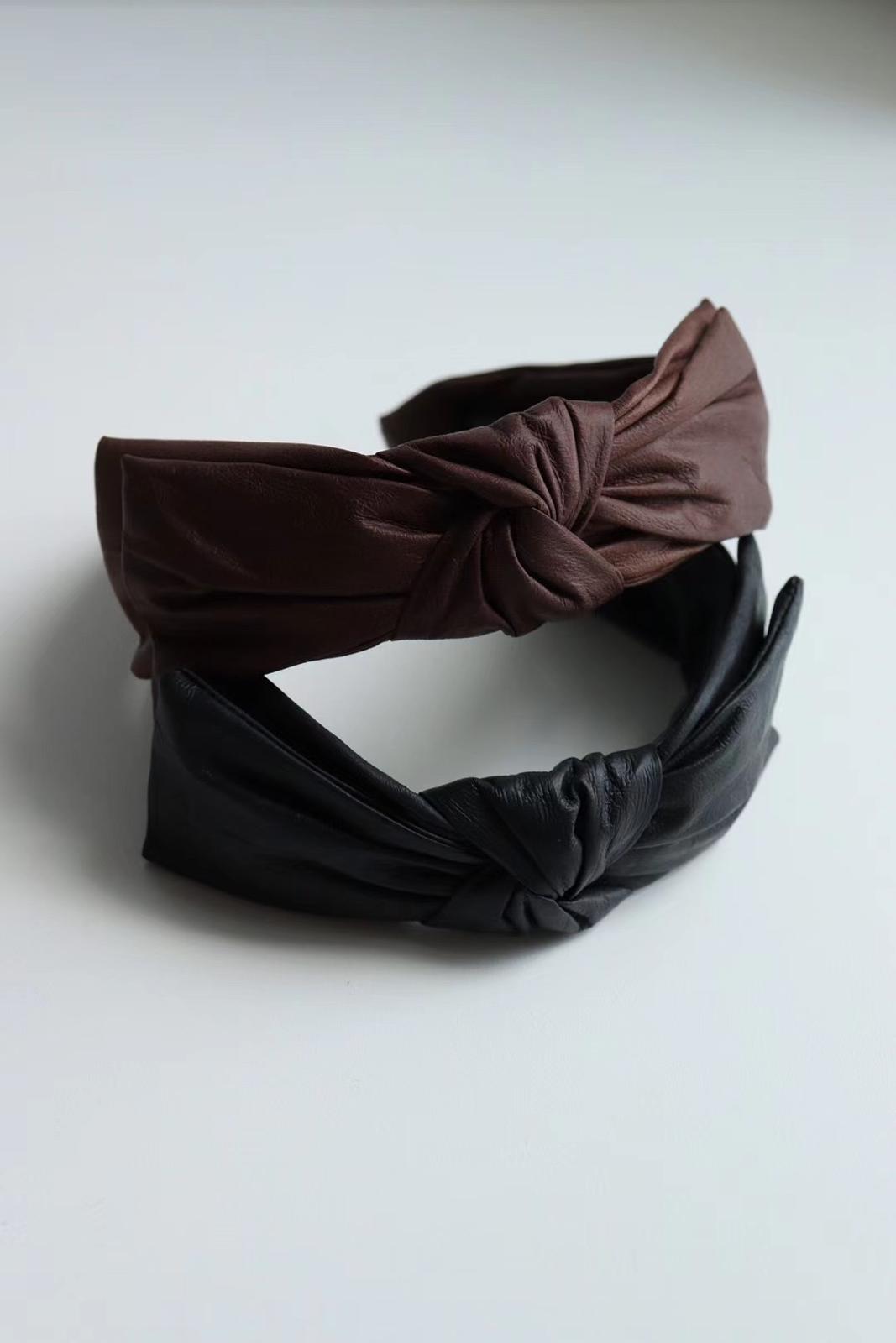 A052 LEATHER RIBBON