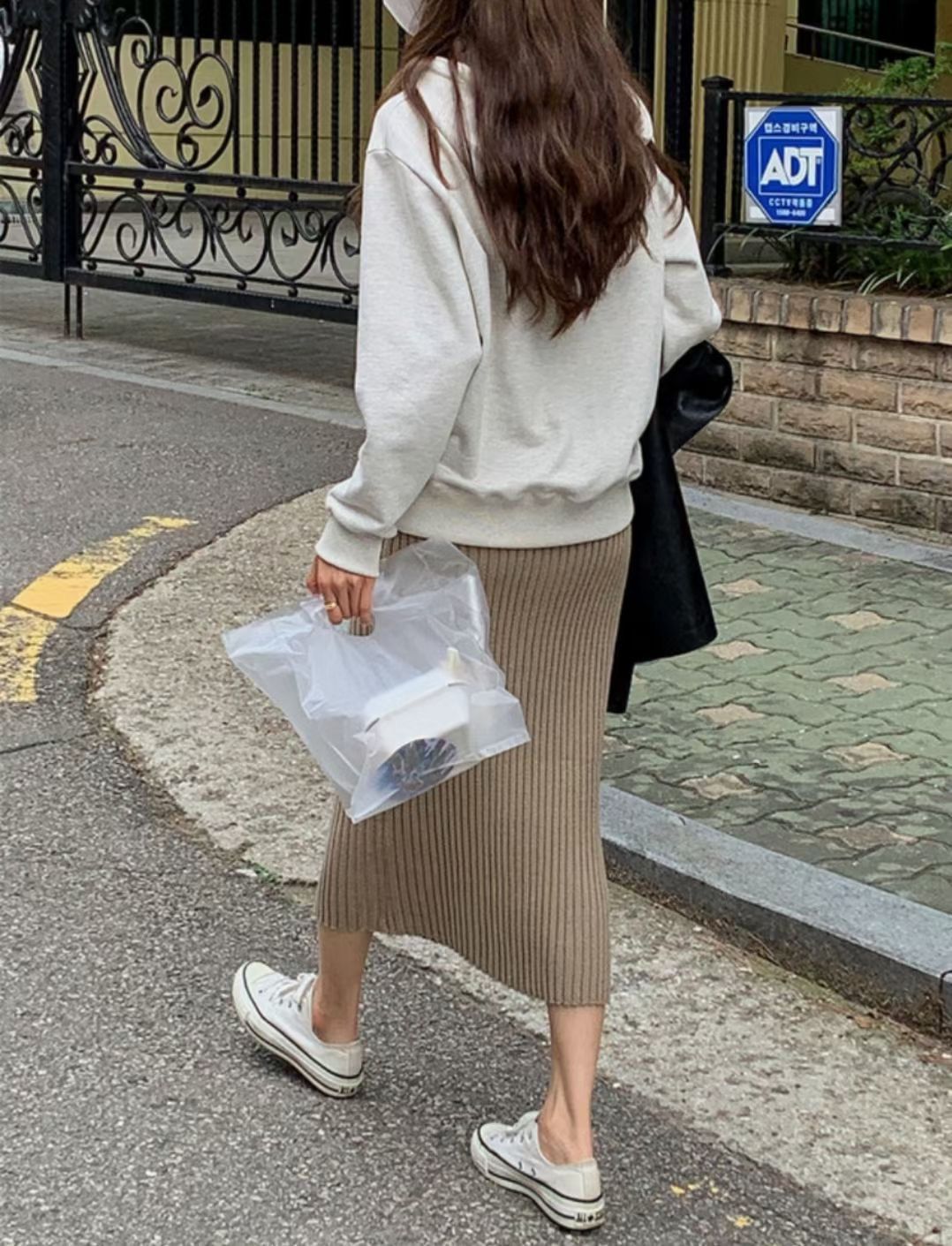 B204 NANA KNIT SKIRT
