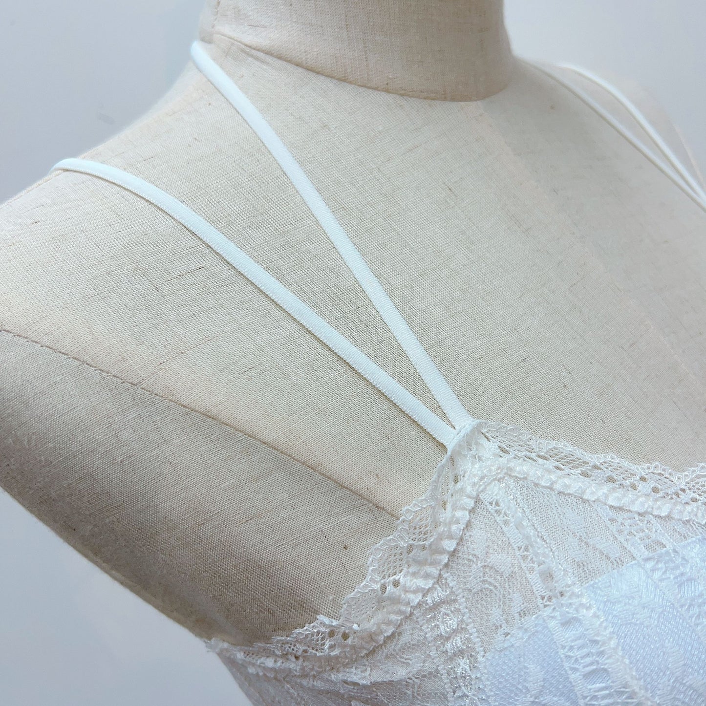 T735 MY LACES BRA TOP