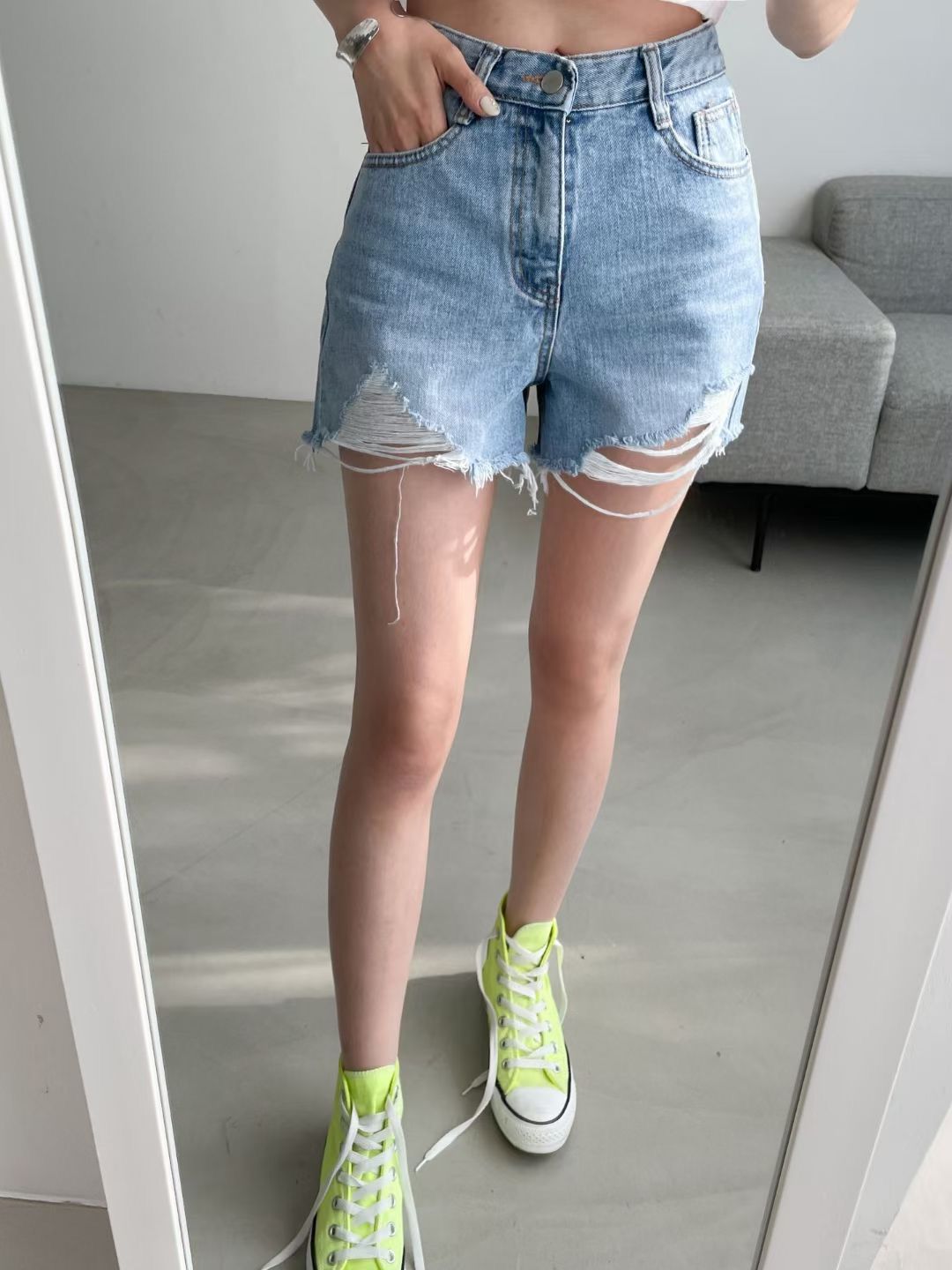 J247 HALF DAY DENIM SHORT