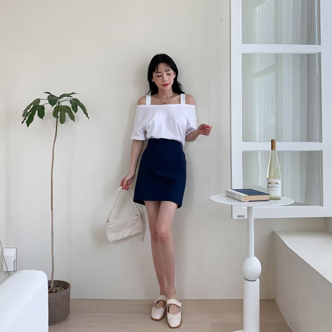 T820 WEDNESDAY TOP