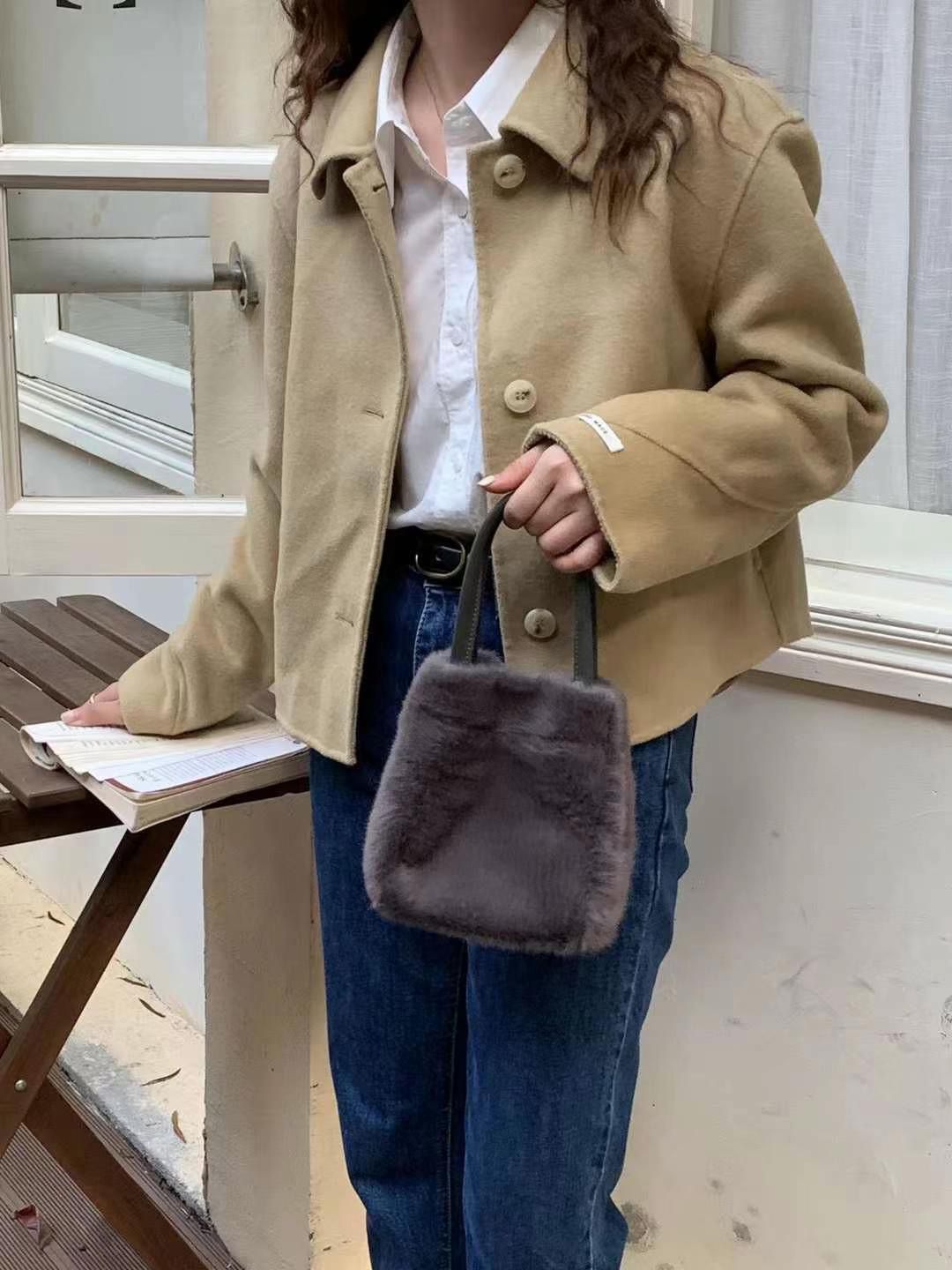 BG035 MOMO HANDBAG