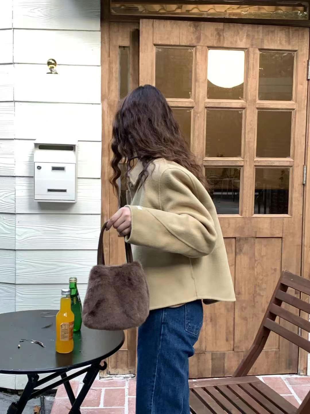 BG035 MOMO HANDBAG