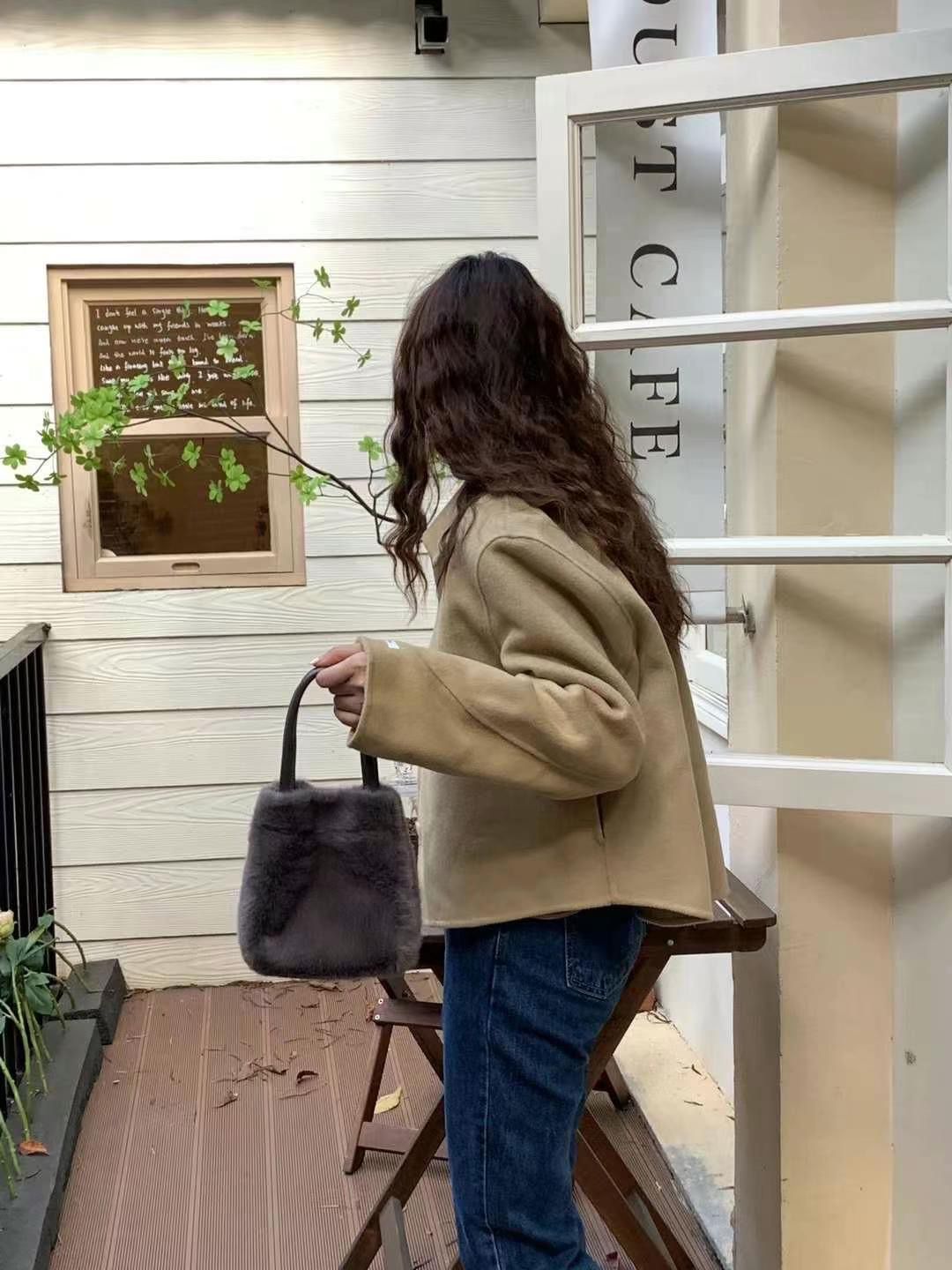 BG035 MOMO HANDBAG