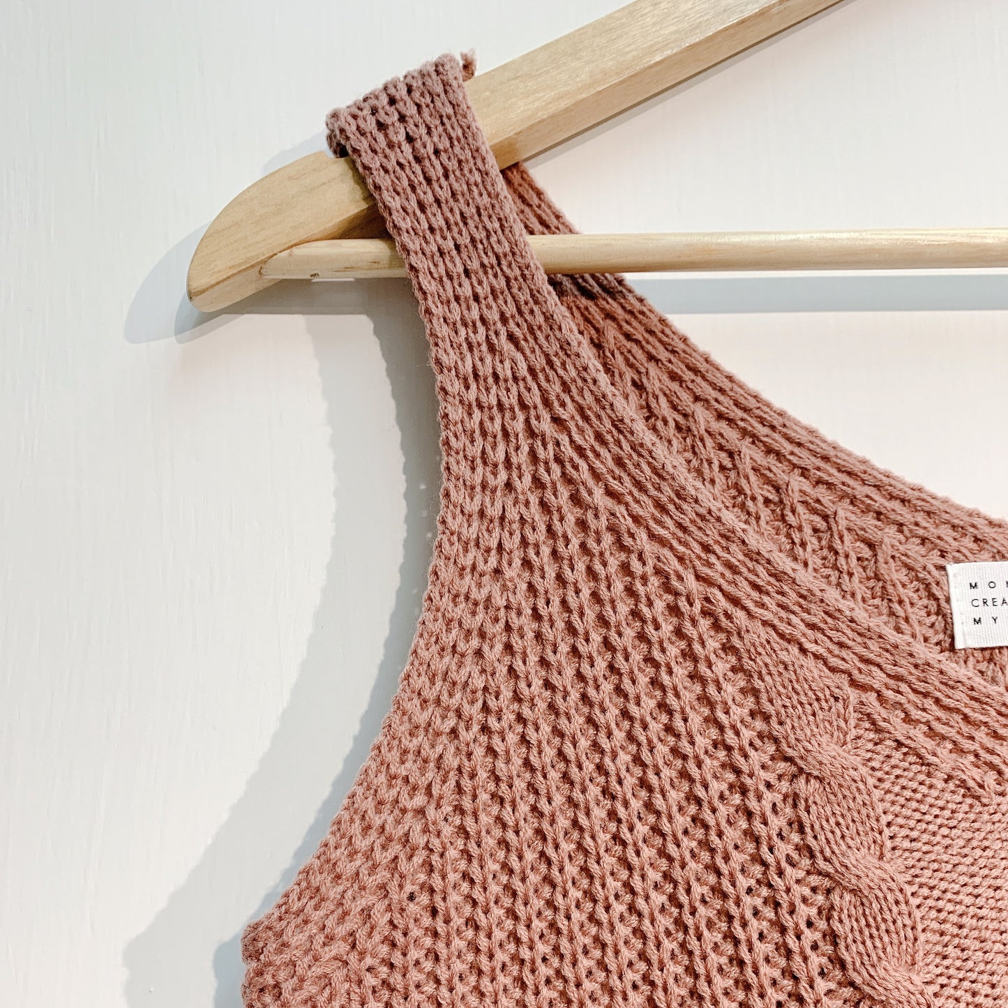 #T223 LITTLE KNIT VEST - Letta A