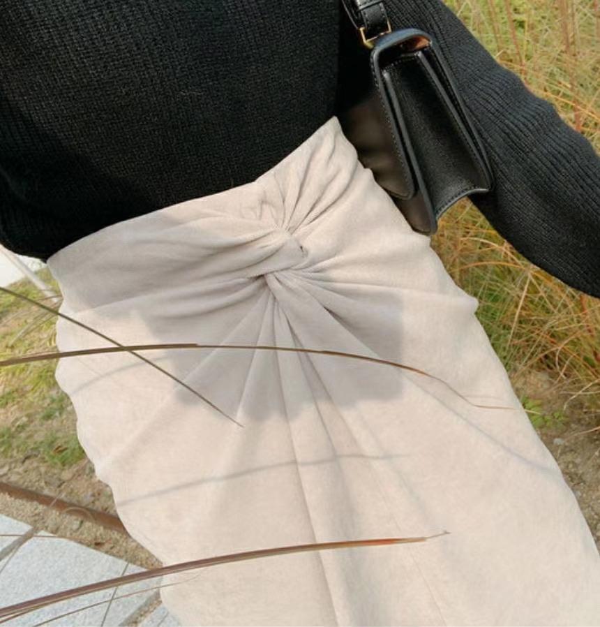 B127 TURNING SKIRT - Letta A
