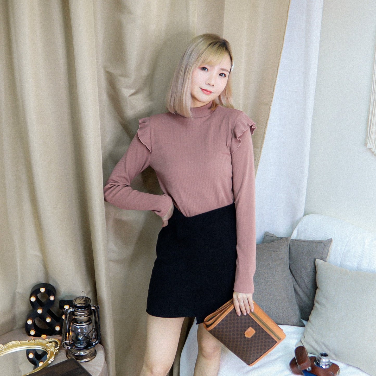 T384 RUFFLE BE TOP - Letta A